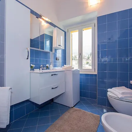 Sleeps 6 Pool Air Con *