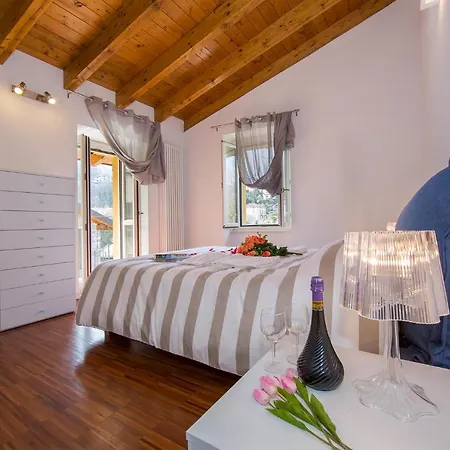 Sleeps 6 Pool Air Con Feriehus *
